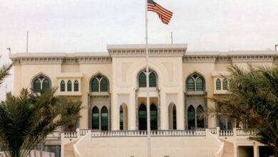 خطط اغتيال إيرانية تصل إلى مراحل متقدمة.. وواشنطن تقلّص طواقم سفاراتها