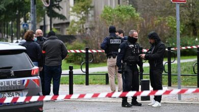 هجوم مسلح في مدينة تراب الفرنسية يقتل شخصًا.. والدة المنفذ بين 3 موقوفين جدد