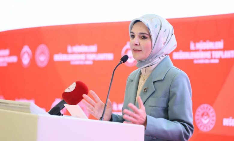 وزيرة الأسرة التركية تشدد تفتيش دور الرعاية: افتحوا الثلاجة واستمعوا إلى المقيمين