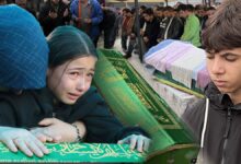 دفن ضحايا انفجار منجم زونغولداك.. ابن الـ14 يتقدّم لتوديع والده