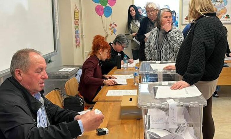 انتخابات بلغاريا تبدأ بمنافسة فعلية بين ثنائيين من أصل 27.. وجولة ثانية متوقعة