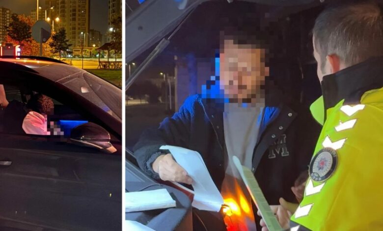 نام سائق مخمور وراكب داخل سيارة عند إشارة حمراء في قيصري.. ثم هدد شرطياً قائلاً: «أنا طبيب»