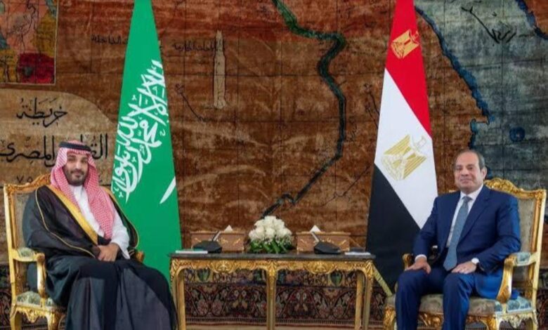 البرلمان المصري يفوّض السيسي بدعم السعودية عسكريًا.. مع استبعاد أي هجوم داخل اليمن