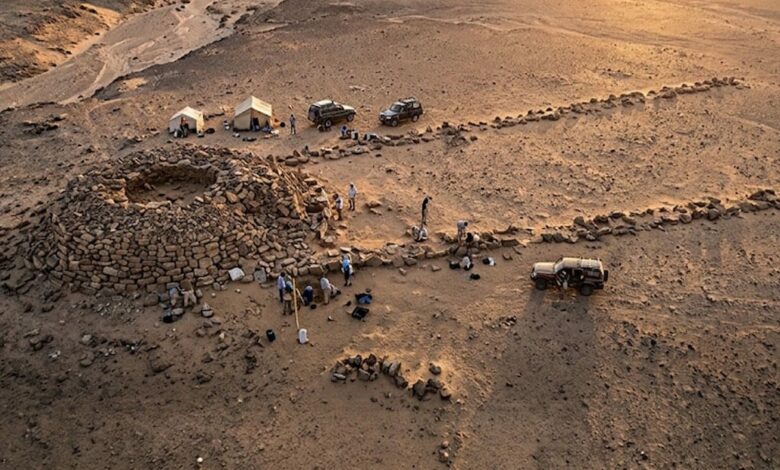 قبر حجري بطول 54.5 مترًا لشخص واحد.. ما كشفه أول تأريخ مباشر في الصحراء الأطلسية