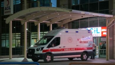 وفاة أب بعد طعنه بسكين خبز خلال شجار على مائدة الطعام في كيريكالي التركية واعتقال ابنه