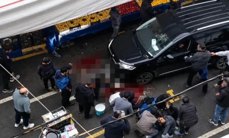 خلاف على مساحة بسطة يتحول إلى شجار بالسكاكين في إسطنبول.. قتيل و5 مصابين وإحالة اثنين للقضاء