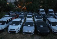 استبدلوا أرقام هياكل سيارات مهرّبة بأخرى لسيارات غير مستخدمة.. توقيف 35 شخصًا ومصادرة 61 مركبة في تركيا