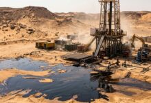 بئر استكشافية في صحراء مصر تسجل تدفقات أولية من النفط والغاز.. 1,500 برميل و8 ملايين متر مكعب يوميًا