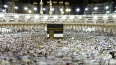 مؤتمر الحج في جدة يبحث ثغرات التنسيق التي قد تُبقي الحجاج ساعات في الانتظار