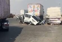 تصادم ميني باص وشاحنة جنوب القاهرة ينهي حياة 10 أشخاص ويصيب 24 آخرين