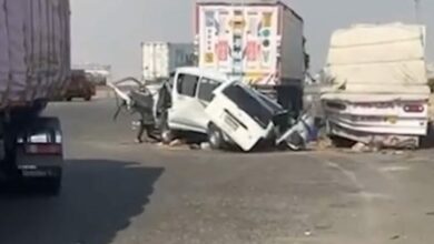 تصادم ميني باص وشاحنة جنوب القاهرة ينهي حياة 10 أشخاص ويصيب 24 آخرين